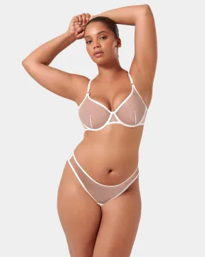Set: Naomi White